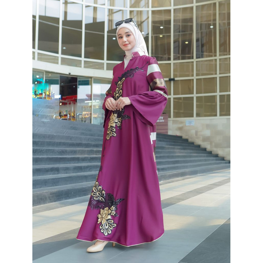 Abaya Bergaris Ungu Bersulam Elegan Dari Lelas