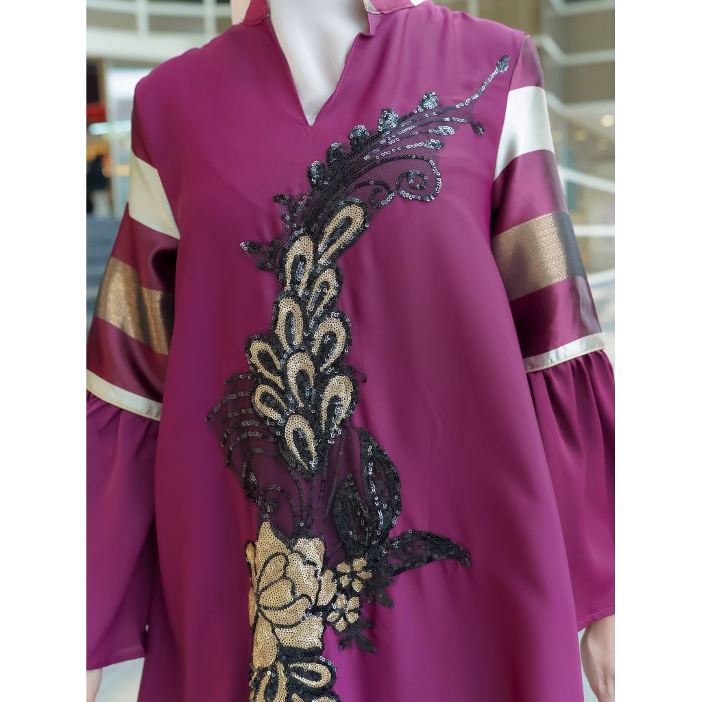 Abaya Bergaris Ungu Bersulam Elegan Dari Lelas