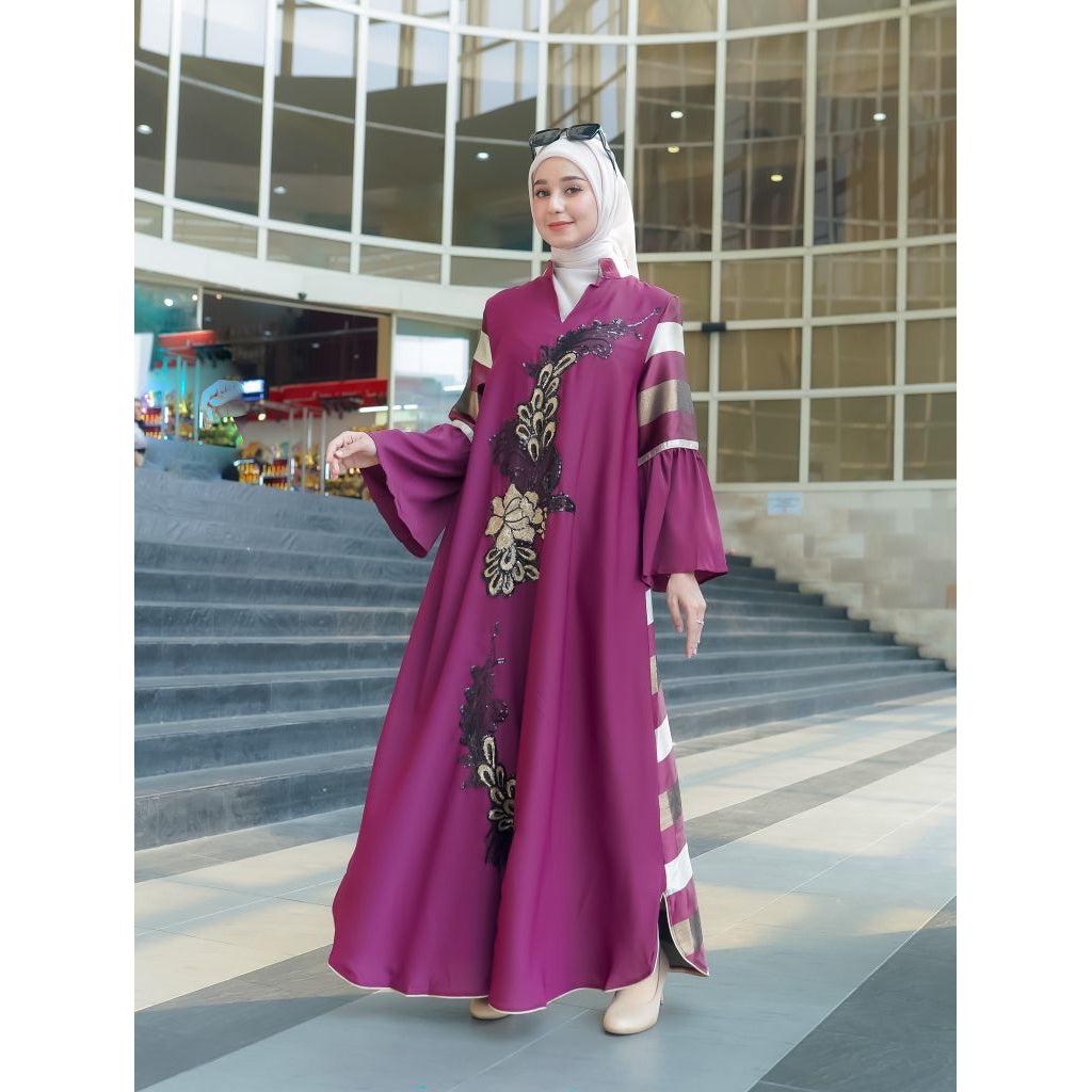 Abaya Bergaris Ungu Bersulam Elegan Dari Lelas