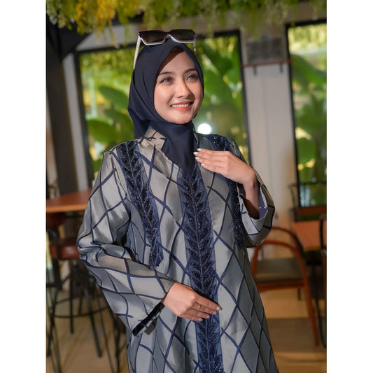 Abaya  kerajaan, untuk acara dan hari libur  Royal jalabiya, for occasions and holidays Dari Lelas Store